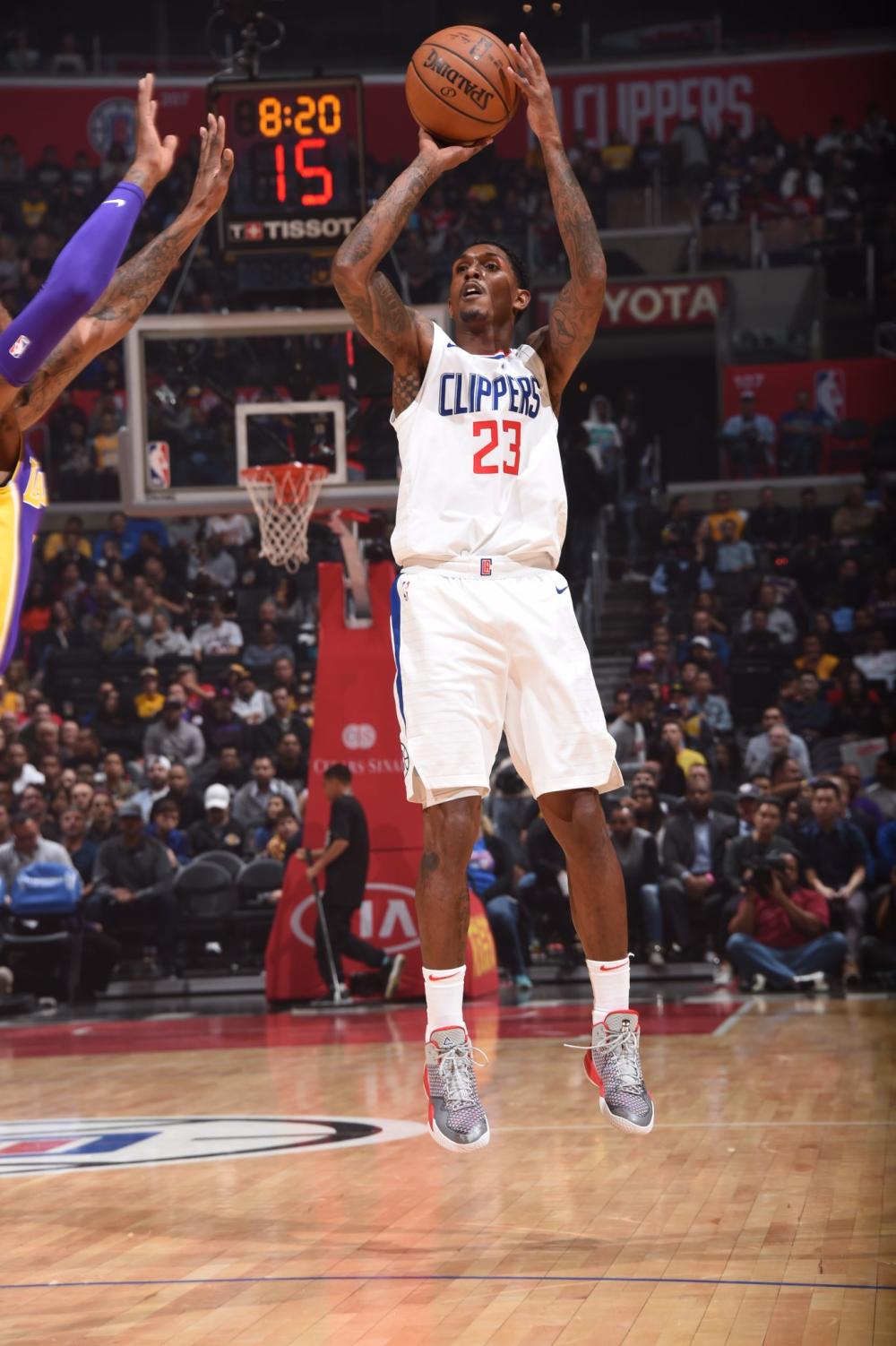 排使他得到 排使他得到