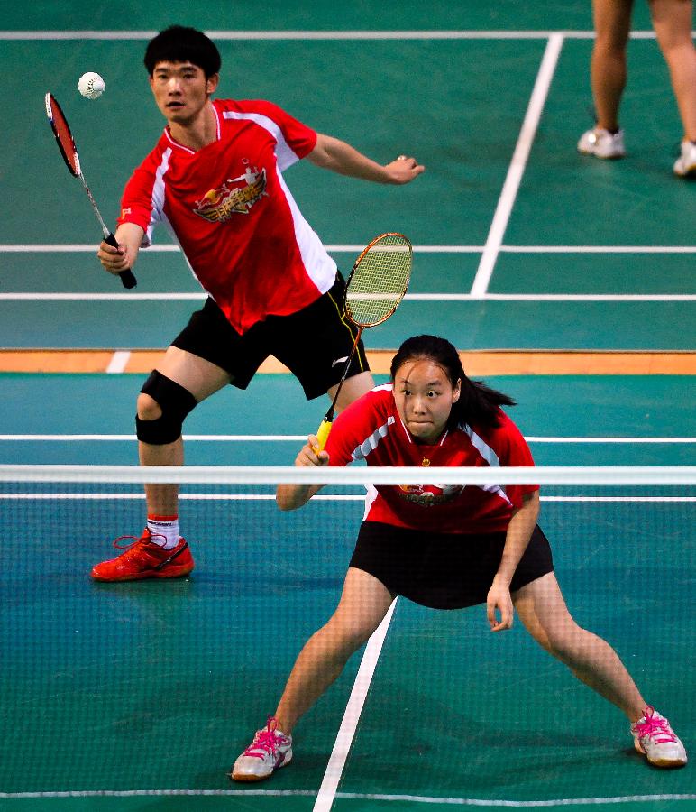 并期待他在 并期待他在