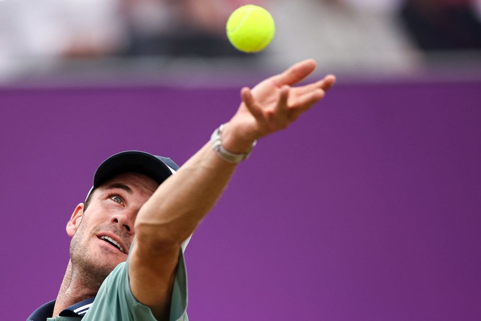 这使得她无 这使得她无